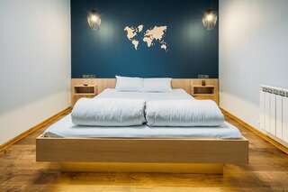 Хостелы Yard Hostel & Coffee Черновцы Стандартный двухместный номер с 1 кроватью и общей ванной комнатой-1