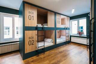 Хостелы Yard Hostel & Coffee Черновцы Односпальная кровать в общем номере с 12 кроватями-4