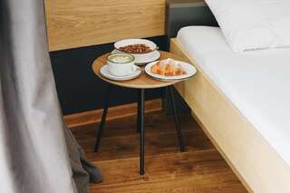 Хостелы Yard Hostel & Coffee Черновцы Стандартный двухместный номер с 1 кроватью и общей ванной комнатой-26